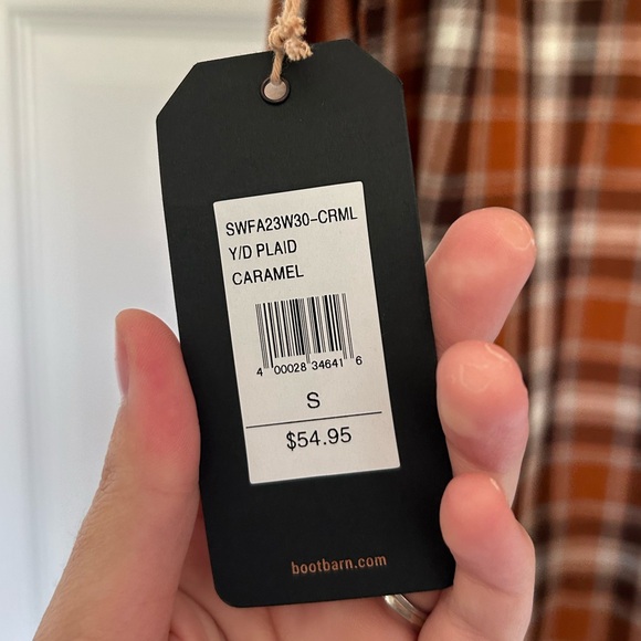 Size small shyanne snap shirt - Picture 4 of 5